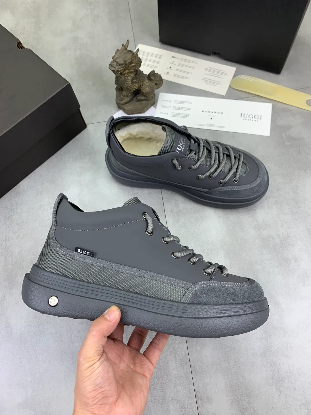 Men's shoes 💰P640 New arrival 🆕🆕🆕 IUGGI Latest fashion products Super cool new thick-soled bread shoes Outdoor sports shoes non-slip and shock-absorbing Ultra-light first-layer cowhide Wear-resistant and stain-resistant Fine texture Australian imported wool lining Comfortable and soft Breathable and non-smelly feet Model: 669-01 Size: 39-44